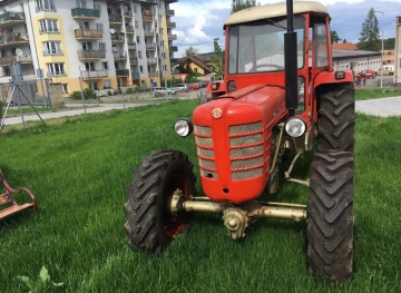 Traktor Zetor 3045 - foto č. 2
